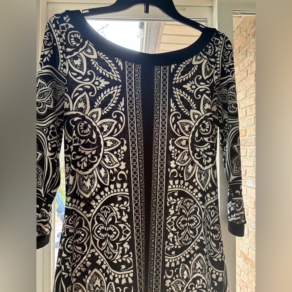 White House Black Market Black and White Printed Shift mid thigh sz M Dress - Picture 3 of 8